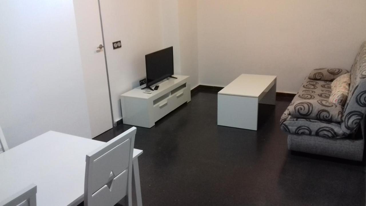 Apartamentos Turisticos Los Angeles Alcazar de San Juan Bagian luar foto