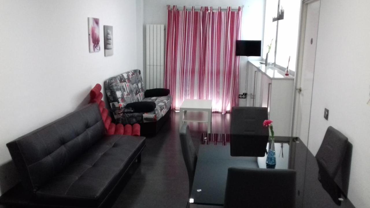 Apartamentos Turisticos Los Angeles Alcazar de San Juan Bagian luar foto