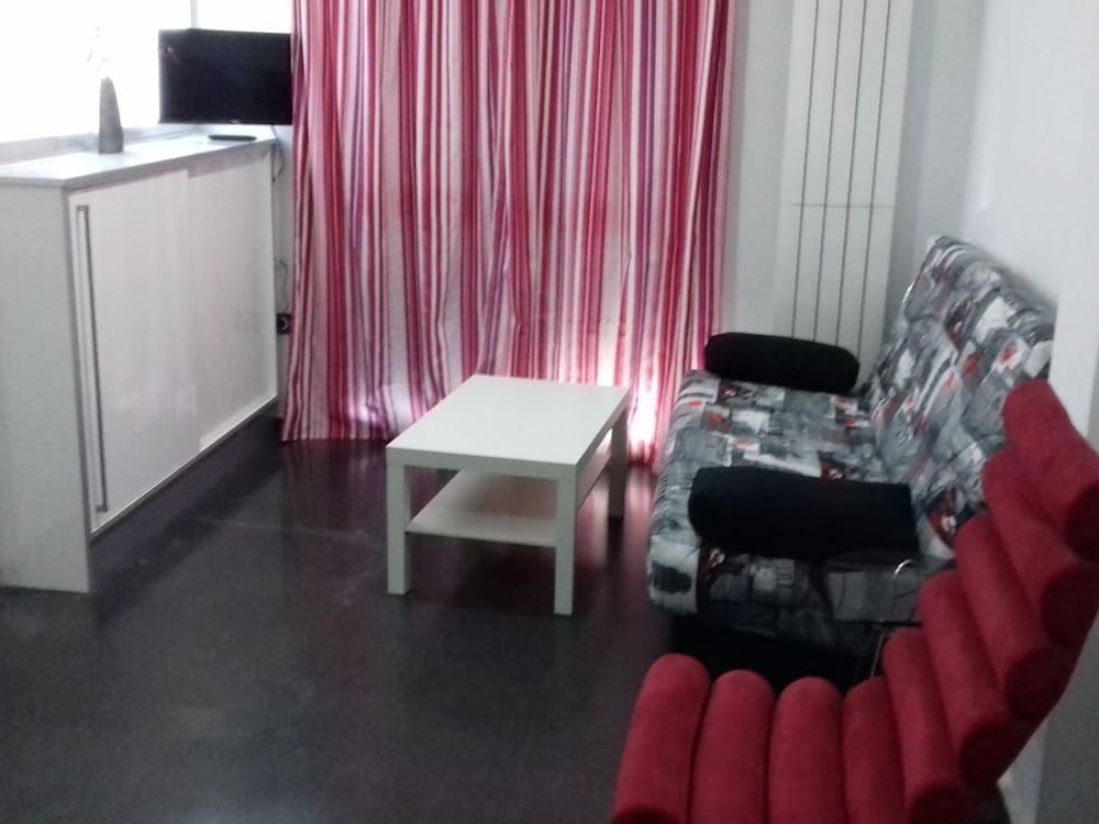 Apartamentos Turisticos Los Angeles Alcazar de San Juan Bagian luar foto